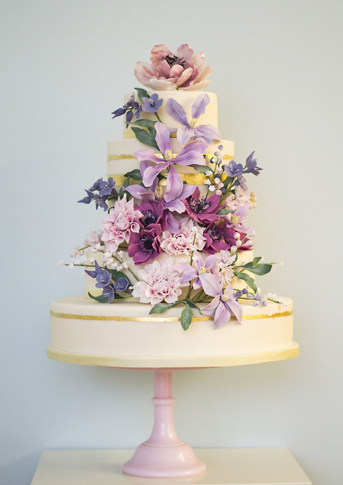 Decorating Wedding Cake with Flowers