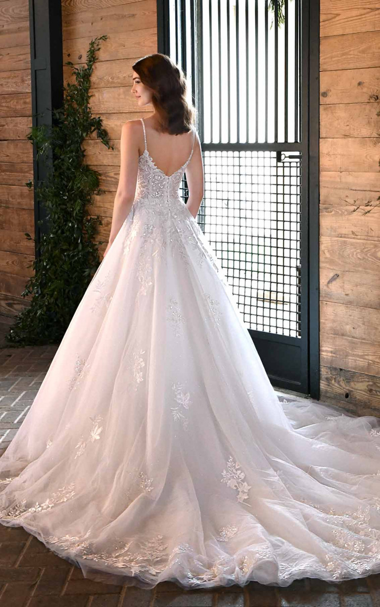 SPARKLING FLORAL LACE WEDDING DRESS WITH PLUNGING NECKLINE AND BACK DETAIL