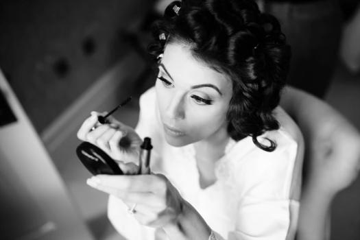 Wedding Nails - Laura Julian Makeup