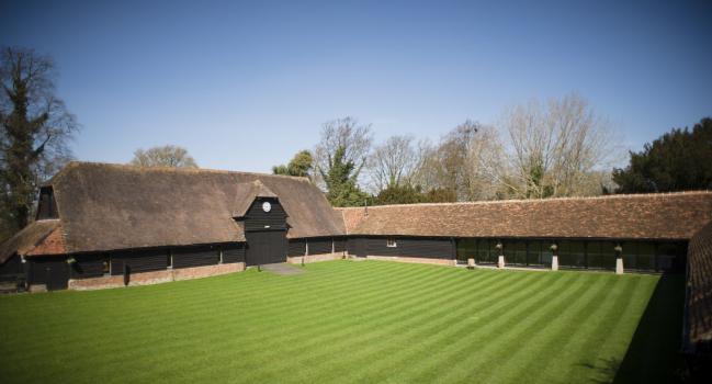 - Lains Barn