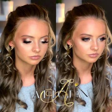 - Alicja Stasilojc make up artist