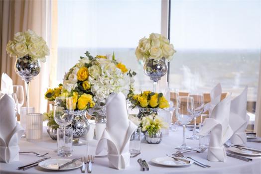- Roslin Beach Hotel