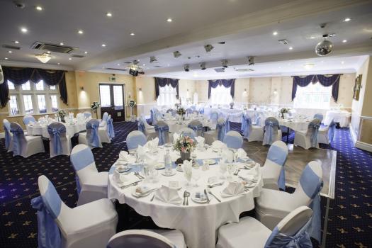 Barn Wedding Venues Near Me - Rogerthorpe Manor Hotel