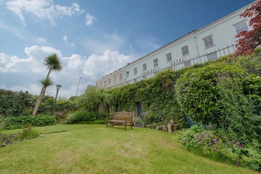 - Fourcroft Hotel