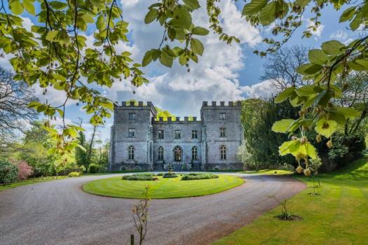 Weekend Hire Wedding Venues - Clearwell Castle