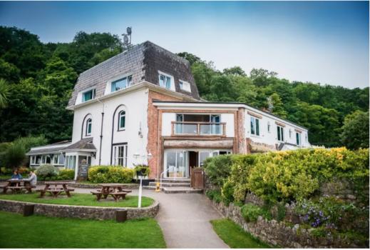Barn Wedding Venues Near Me - Oxwich Bay Hotel