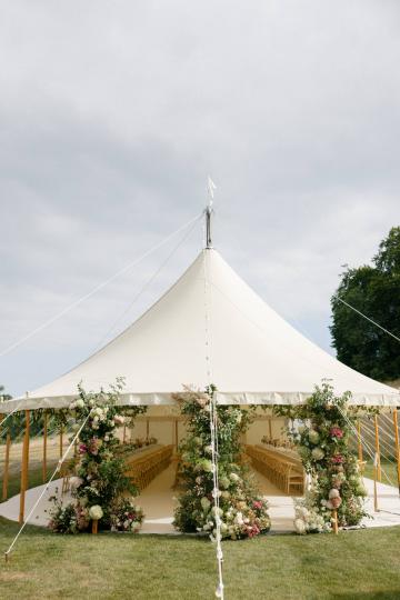  - In-Awe Weddings & Events