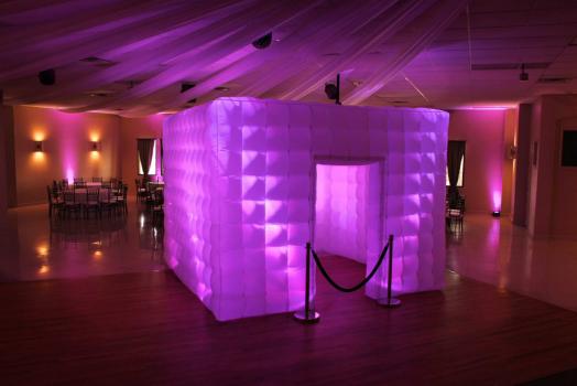 - Fotofantasies Photo booths
