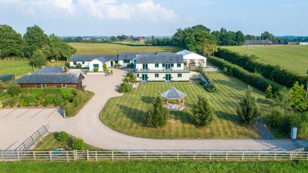 - Manor Hill House