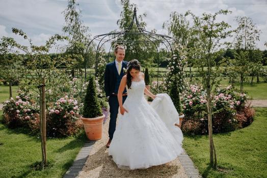 Barn Wedding Venues Near Me - Stratton Court Barn