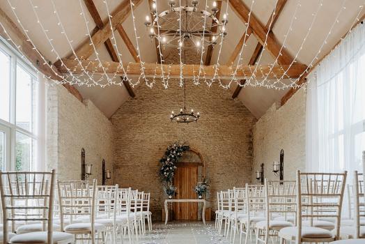 Barn Wedding Venues Near Me - Stratton Court Barn
