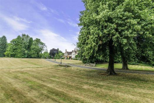 - Kingswood Manor