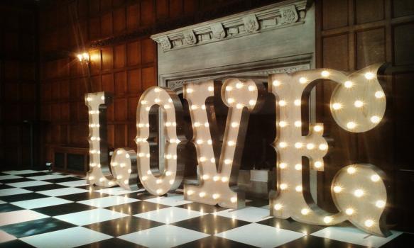Photo Booth Hire | Find Wedding Photo Booths for hire here - KMS Hire