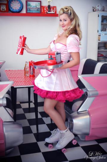 - Le Keux Vintage Salon & Parties