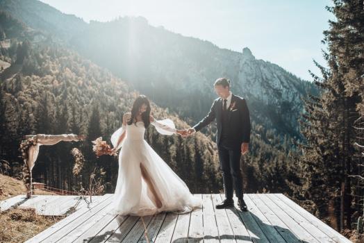 - Peach Perfect Weddings