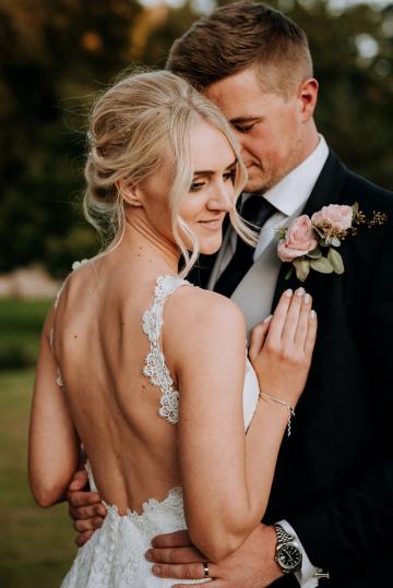 - Tying The Knot Wedding Planner
