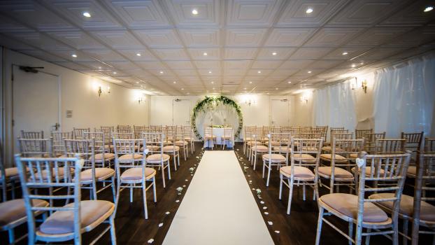 - Gray Manor Hotel