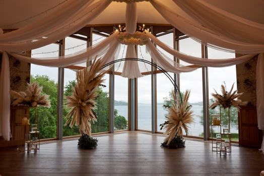 Barn Wedding Venues Near Me - Lodge on Loch Lomond