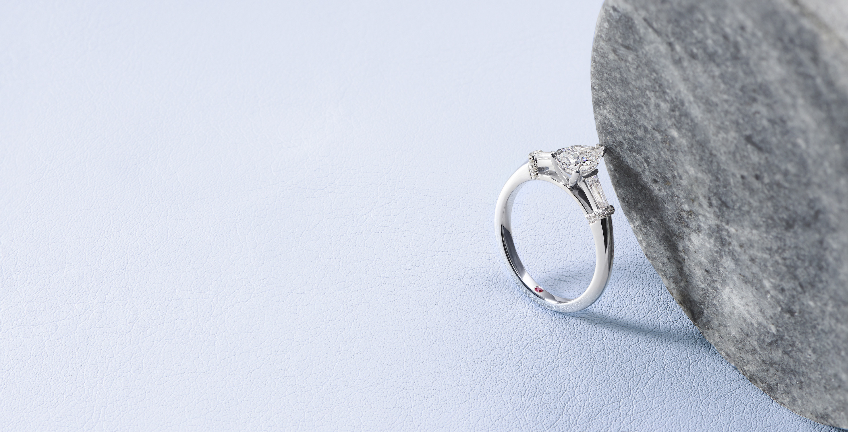 Trilogy Engagement Rings - WeddingPlanner.co.uk