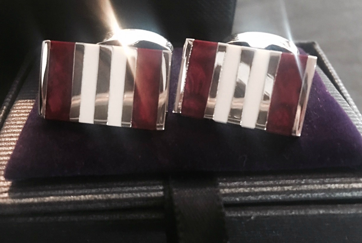 cufflinks red