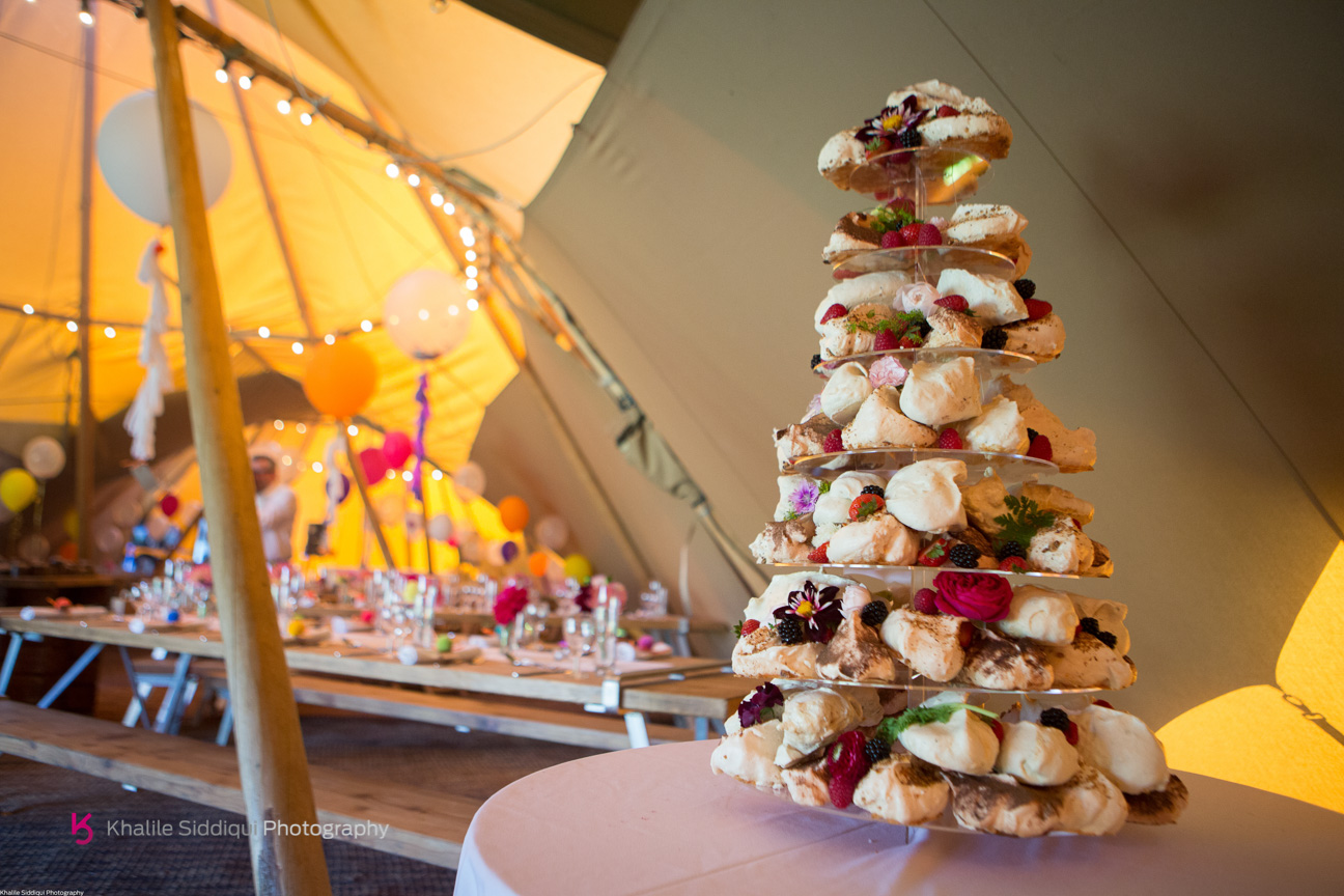 cornwall beach wedding, real wedding cornwall, roscarrock wedding, teepee wedding