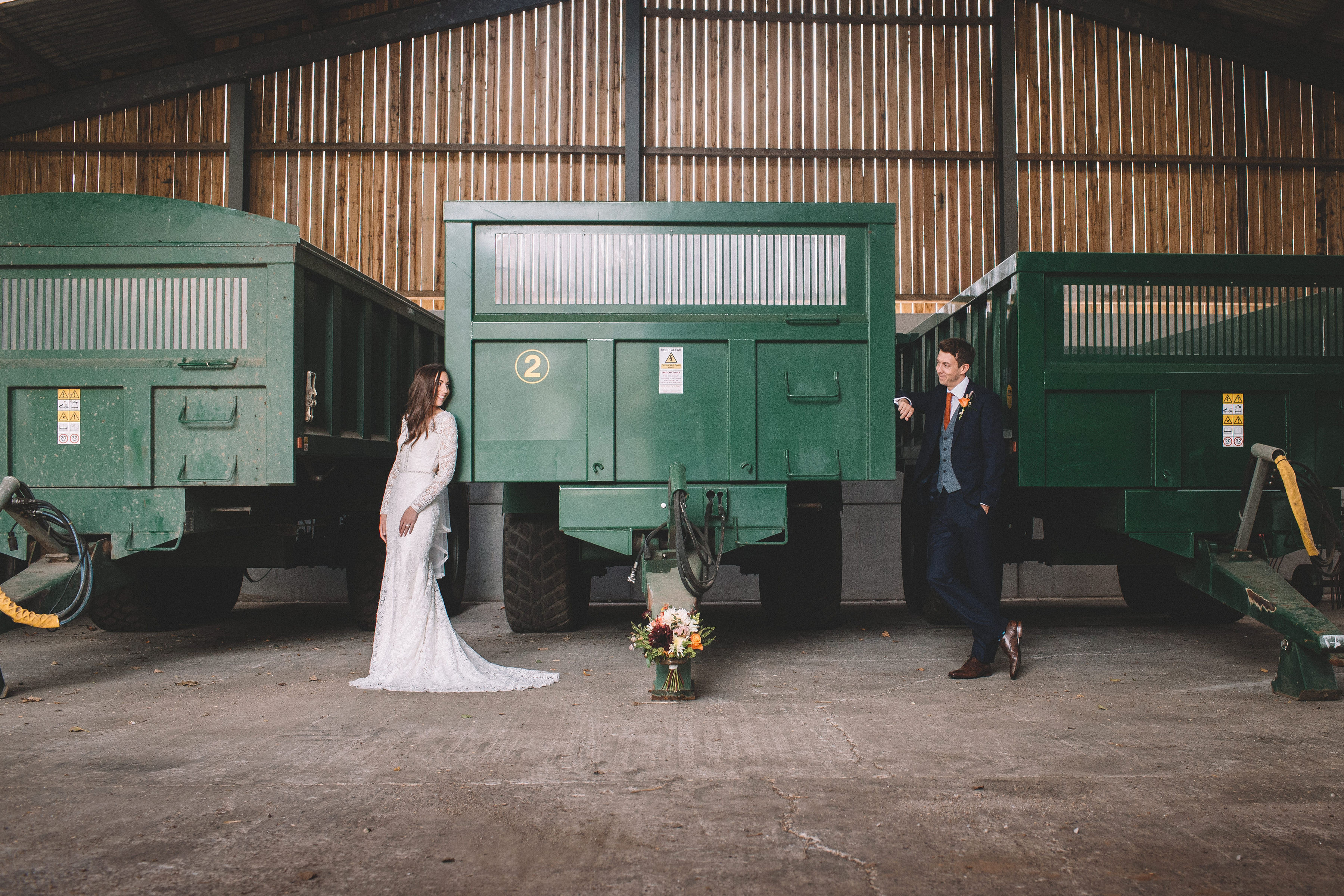 autumn wedding with rustic and dreamy theme