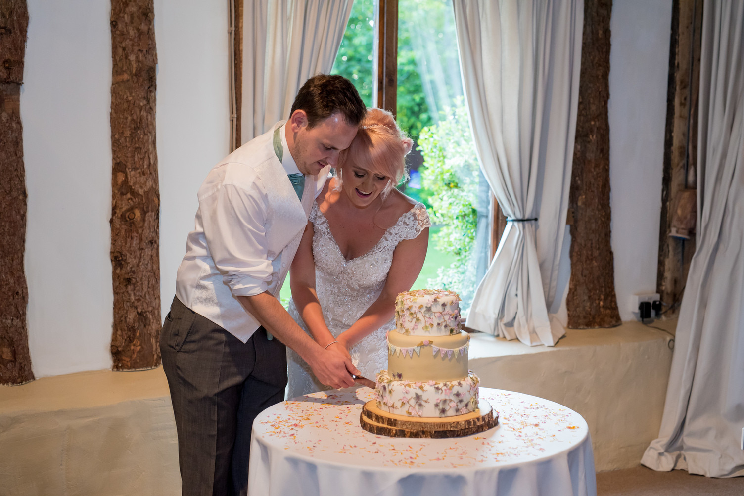 clock barn real wedding, clock barn wedding, barn wedding, rustic wedding, wedding inspiration, hampshire wedding venue