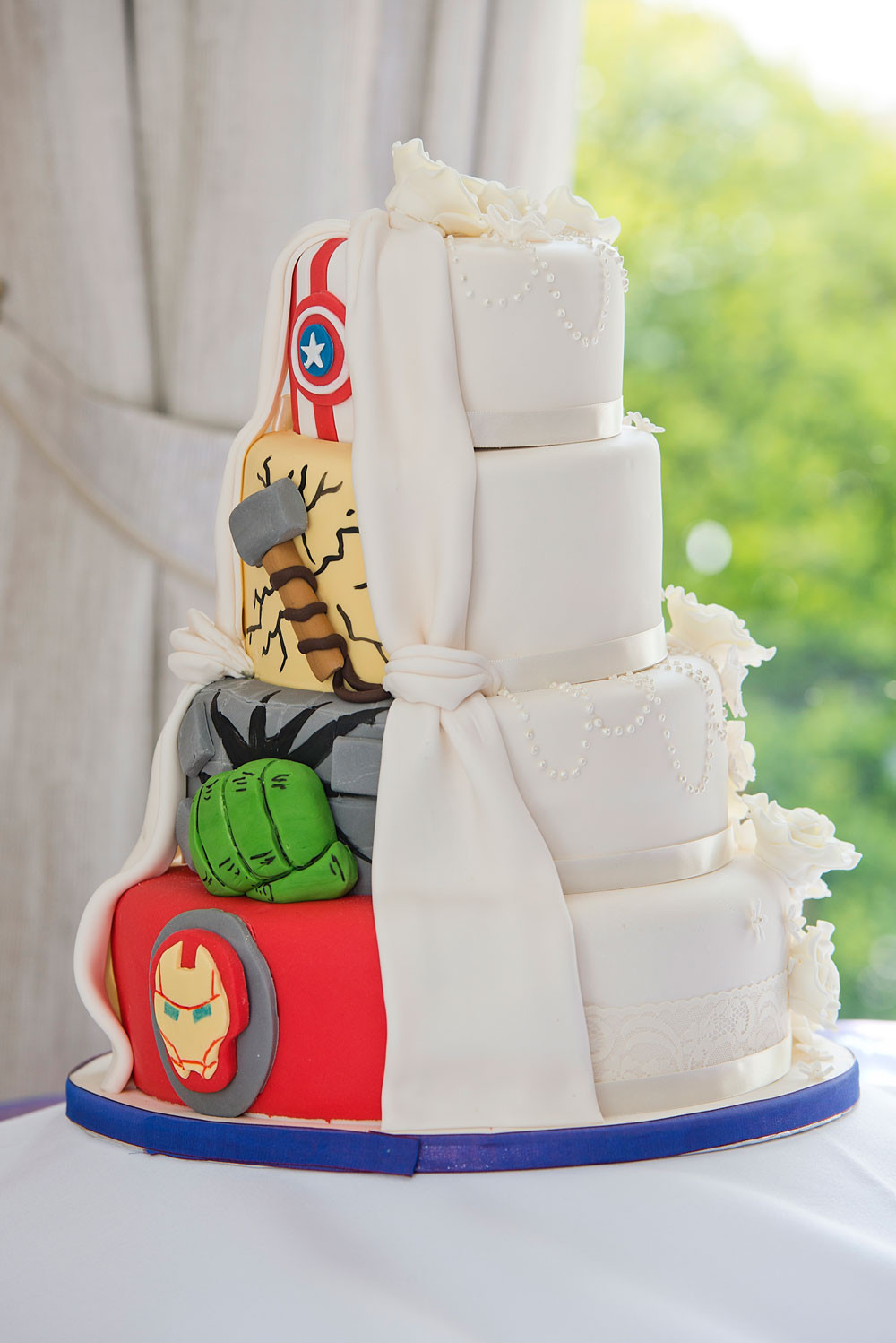 Marvel Superhero Cake Design / 21 Superhero Cake Designs That Will