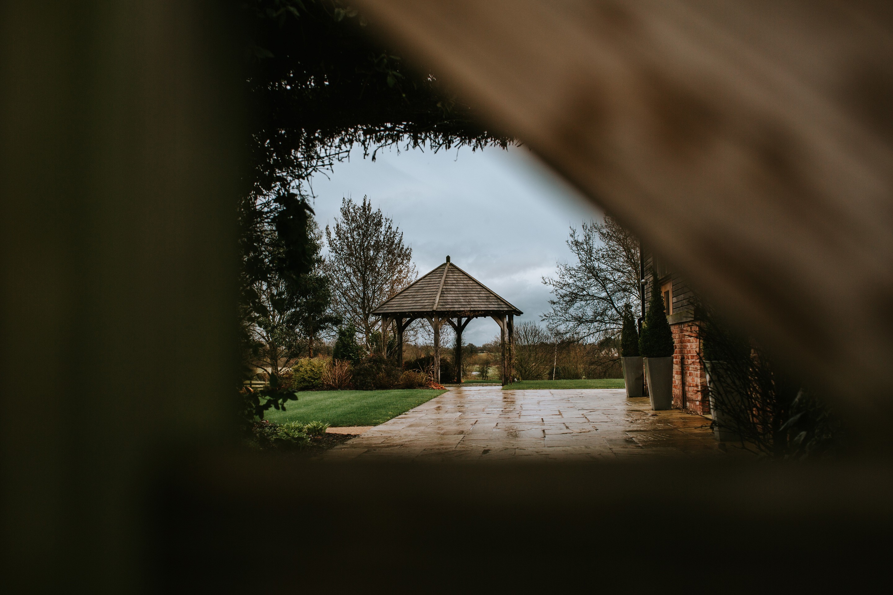 wedding, barn wedding, mythe barn wedding, laura and matthew, wedding ideas, wedding inspiration 