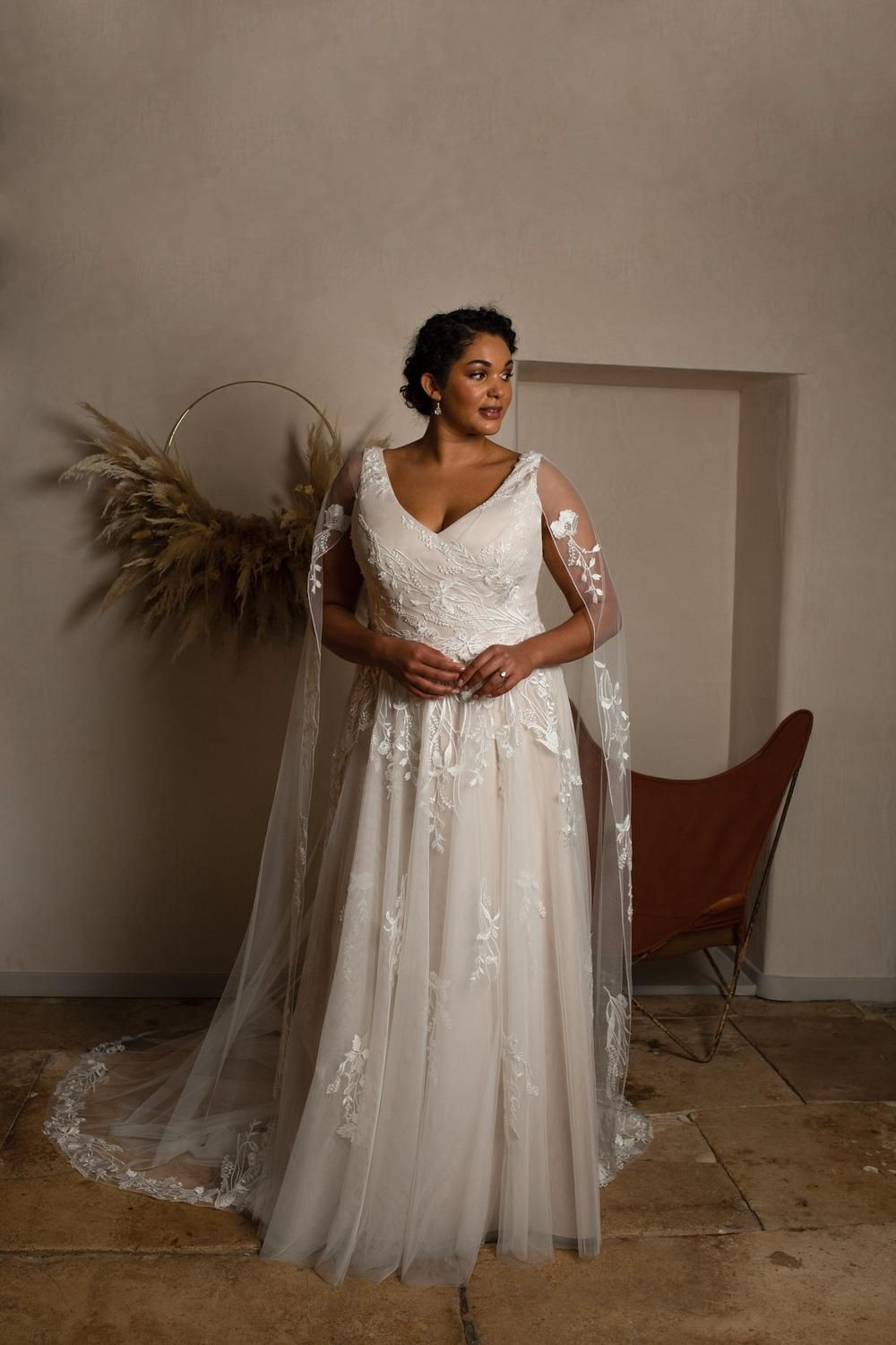 37 Best Plus Size Wedding Dresses for Flattering Curvy Brides