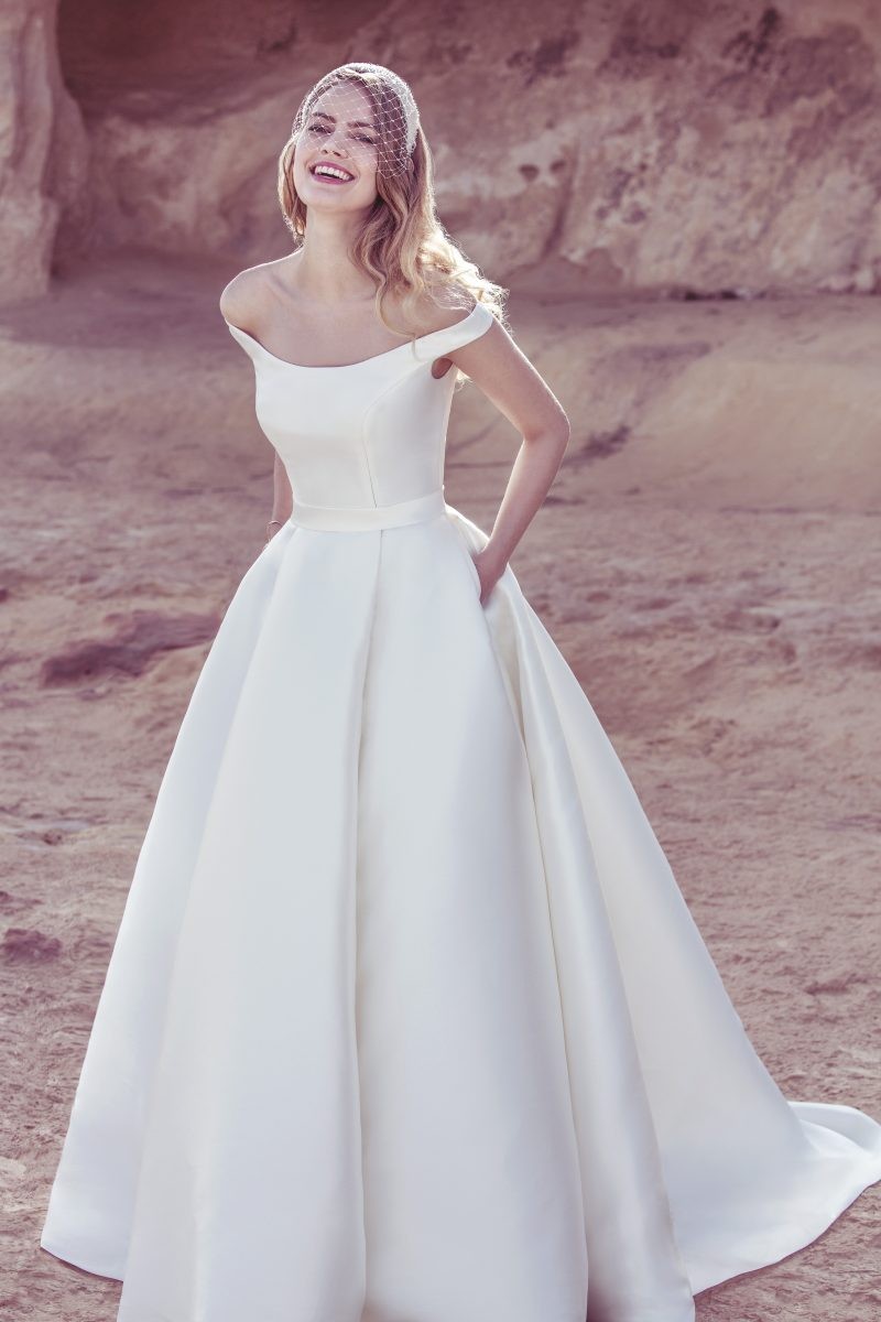 10 Beautiful Off The Shoulder Wedding Dresses - WeddingPlanner.co.uk