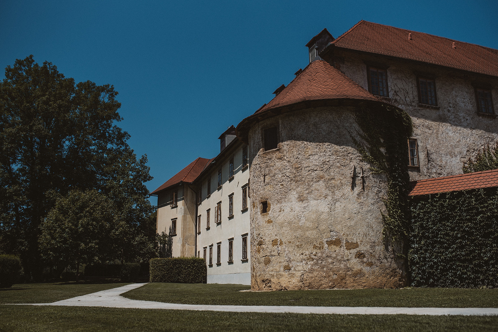 country wedding, castle wedding venue, slovakian wedding, european wedding