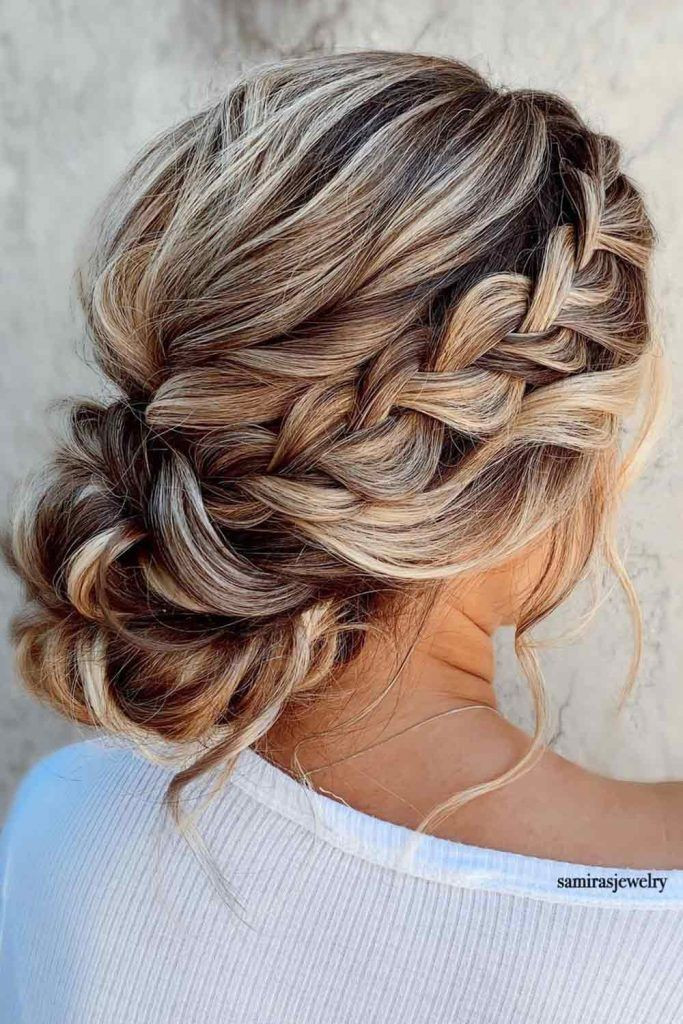 10 Chic Wedding Hairstyles For Long Hair  WeddingPlannercouk