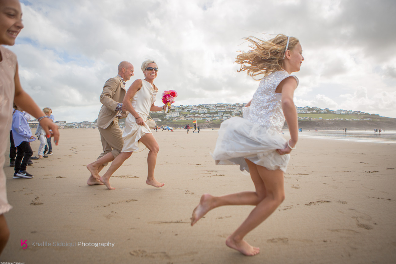 cornwall beach wedding, real wedding cornwall, roscarrock wedding, teepee wedding