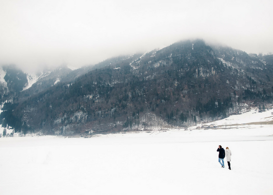 wedding, engagement photoshoot, wedding photoshoot, real wedding, swiss mountains, swiss wedding, bride, bride to be, winter wedding, winter engagement 