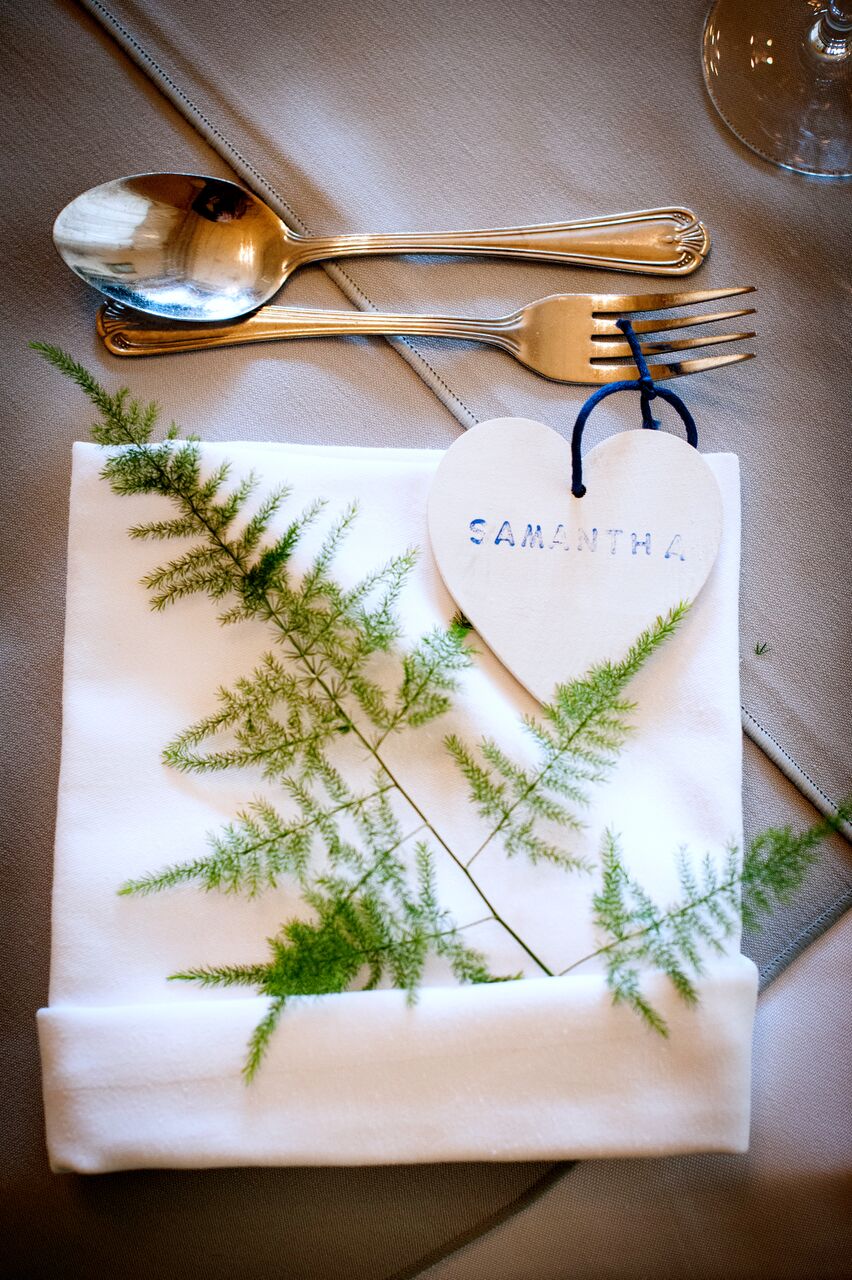 winter wedding favour ideas, christmas tree decoration favours