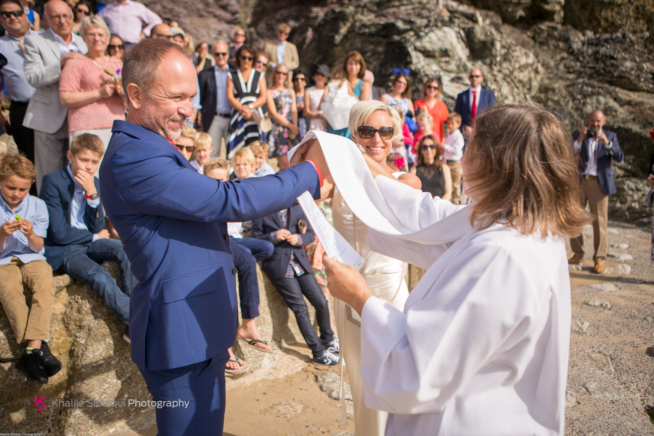 cornwall beach wedding, real wedding cornwall, roscarrock wedding, teepee wedding