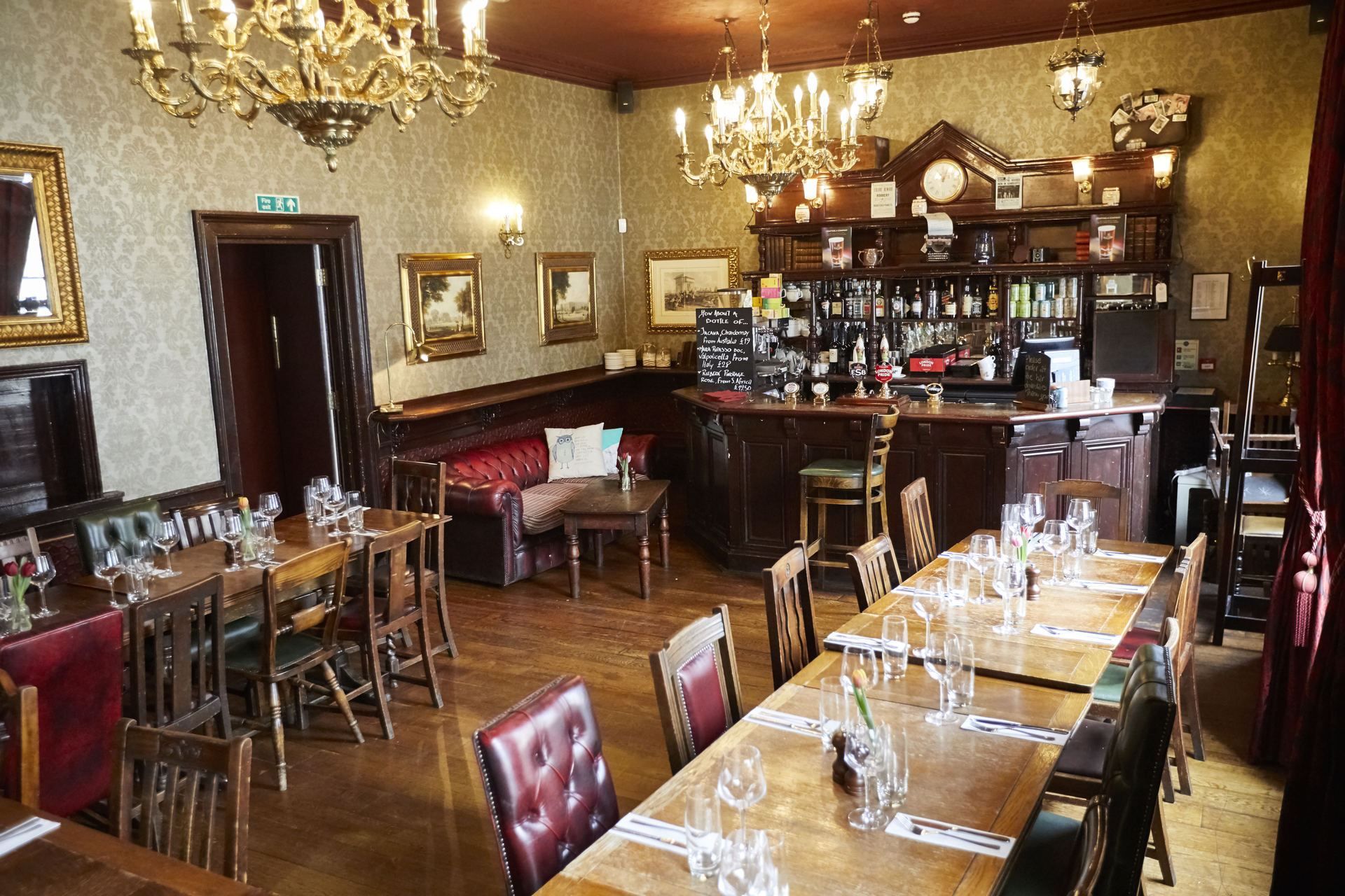 the star tavern, intimate wedding venues, small wedding venues, small wedding venues london, london wedding venues, intimate london wedding venues