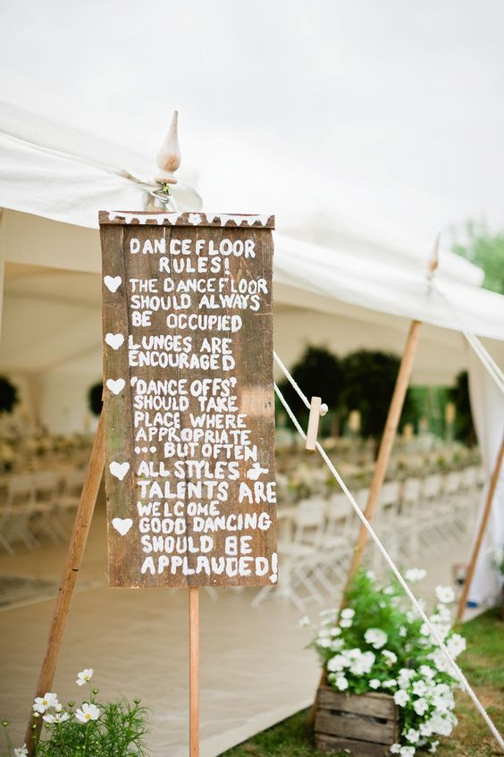 wedding signs, wedding DIY, signs, wedding planner