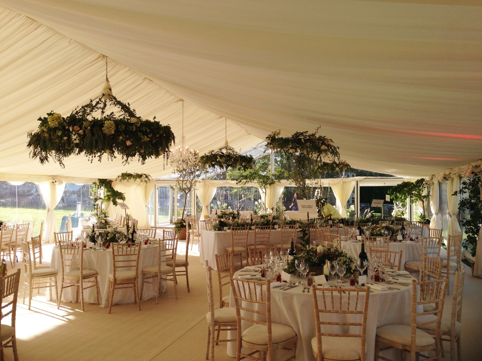 10 Top Tips For A Marquee Wedding - WeddingPlanner.co.uk