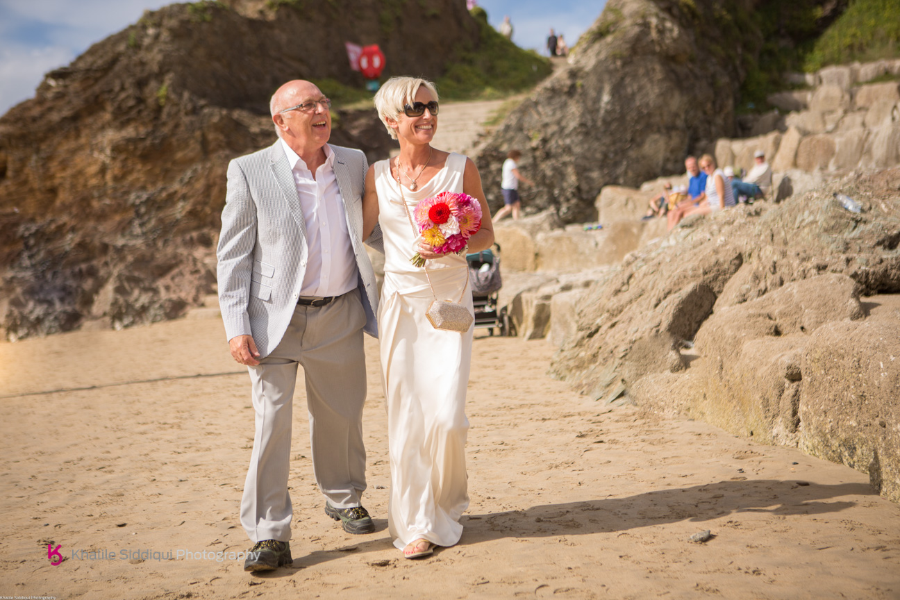 cornwall beach wedding, real wedding cornwall, roscarrock wedding, teepee wedding