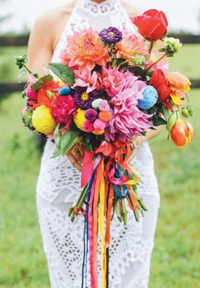 colour pop, colour wedding, colourful wedding, bright wedding, wedding inspiration, wedding decor, wedding style, wedding trends, bright flowers, bright wedding tables, colourful flowers, colourful styles, colourful looks, weddings, bride, bride to be 