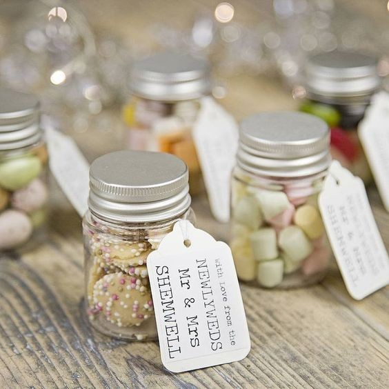 Cheap wedding favor clearance ideas