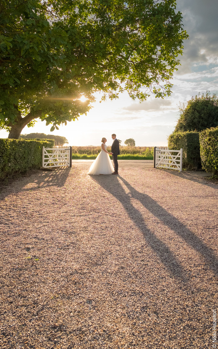 chloe and ross, real wedding, country wedding, the compasses at pattiwick, wedding venues uk, wedding inspiration