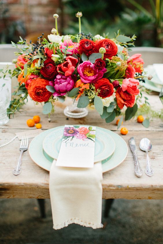 colour pop, colour wedding, colourful wedding, bright wedding, wedding inspiration, wedding decor, wedding style, wedding trends, bright flowers, bright wedding tables, colourful flowers, colourful styles, colourful looks, weddings, bride, bride to be 