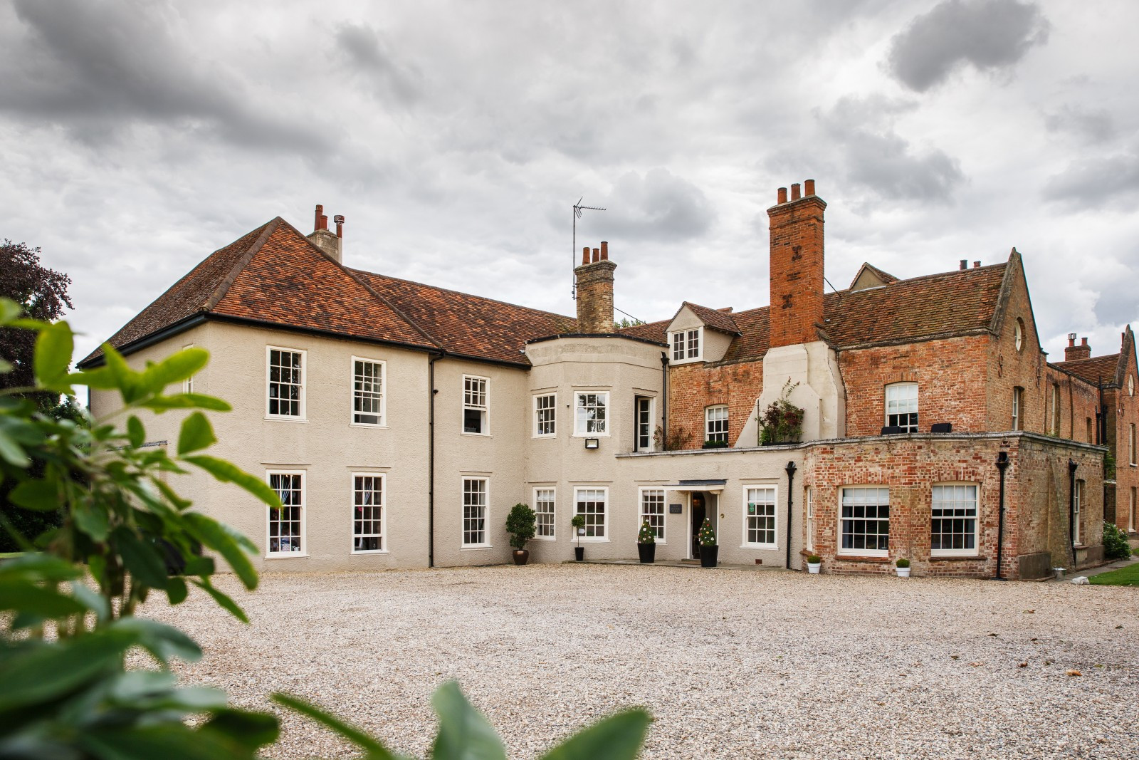 10 Dreamy Essex Wedding Venues You Need to Know About - WeddingPlanner ...