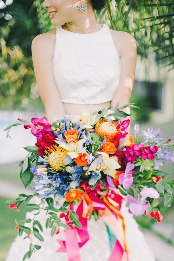 colour pop, colour wedding, colourful wedding, bright wedding, wedding inspiration, wedding decor, wedding style, wedding trends, bright flowers, bright wedding tables, colourful flowers, colourful styles, colourful looks, weddings, bride, bride to be 