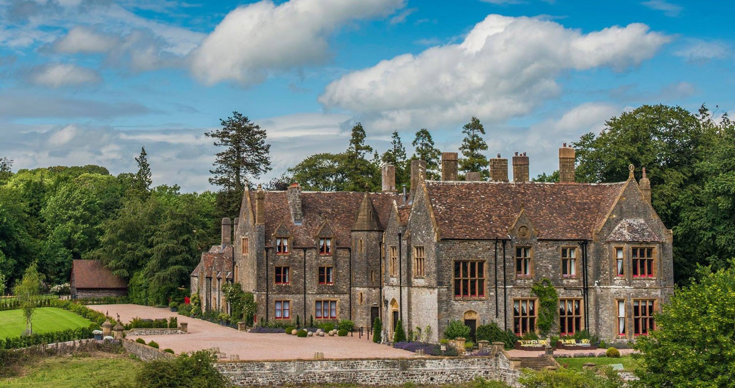 wedding venues, choosing wedding venues, real brides guide, huntsham court