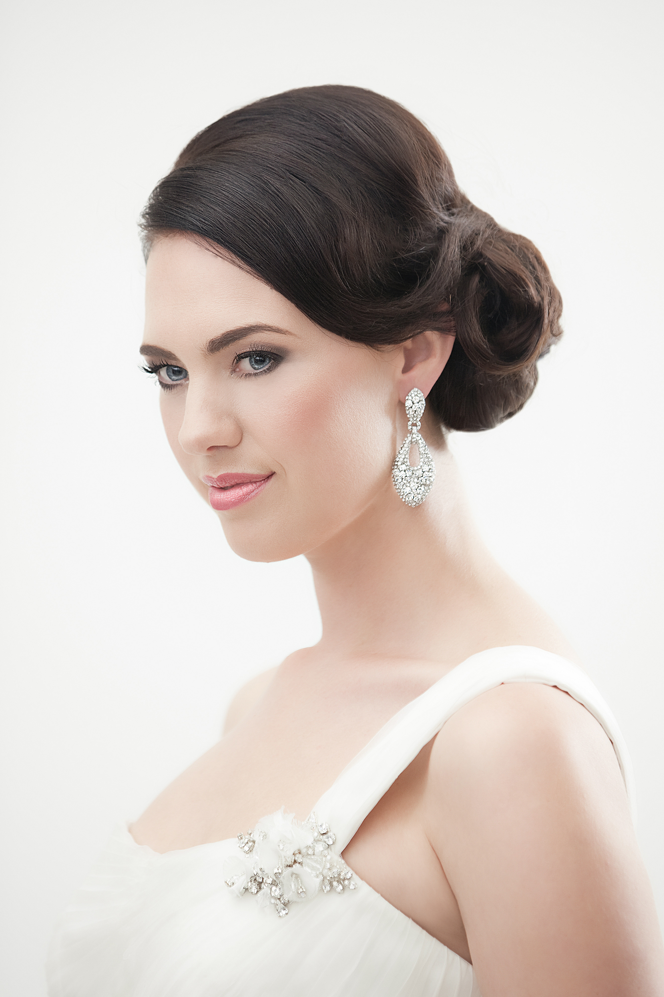 Choosing the Perfect Bridal Earrings WeddingPlanner