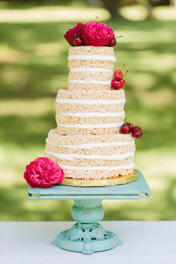 Rice Krispie Cake, wedding cake, wedding cake alternatives, alternative wedding cake trends, 2017 cakes 
